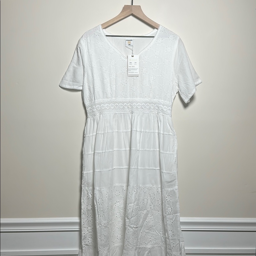 Ananta Elegant White Maxi Boutique Dress Size Large/Extra Large *NEW*